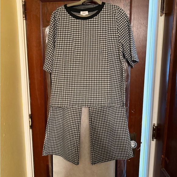 Black and White Checkered Set - Picture 1 of 3